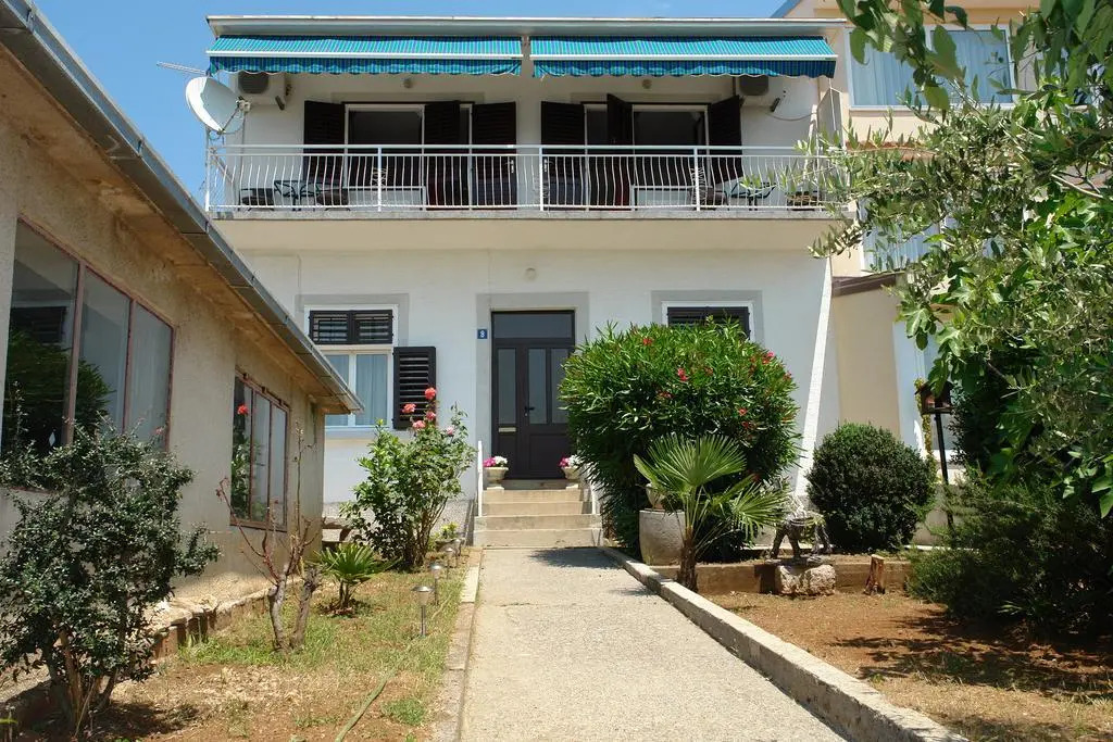 Apartment Mladen