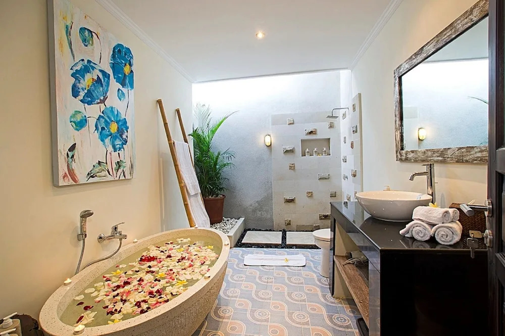 Villa RuKun - Two Bedroom Private Pool Villa with Airport Pick-up