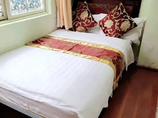 Kangding Jiahui Holiday Business Inn