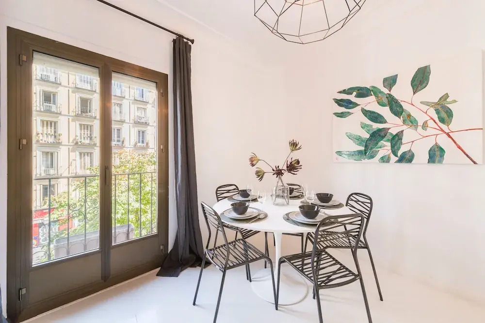 3 Bd Apartment Perfect Location in Plaza de Chueca