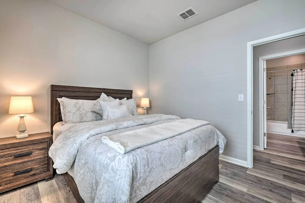 Family Home w/ Fenced Yard in Austin Suburbs!