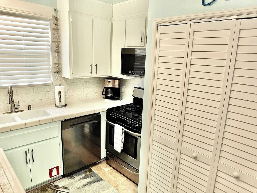 Walk to Beach, Tropical Patio, World Cup, Sleeps 5