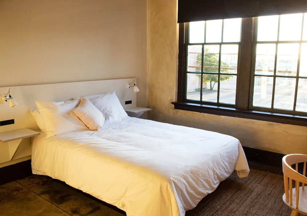Travelers Hotel