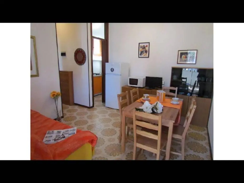 Trilocale In Graziosa Villetta Con Giardino