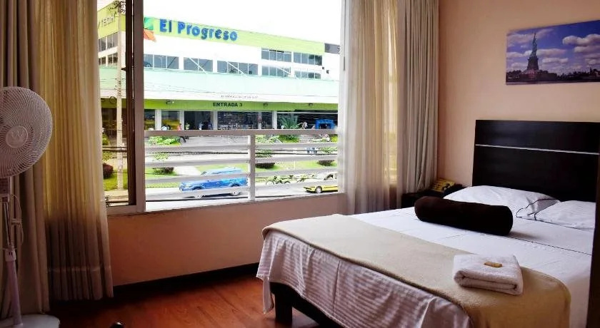 Hotel Platino Plaza