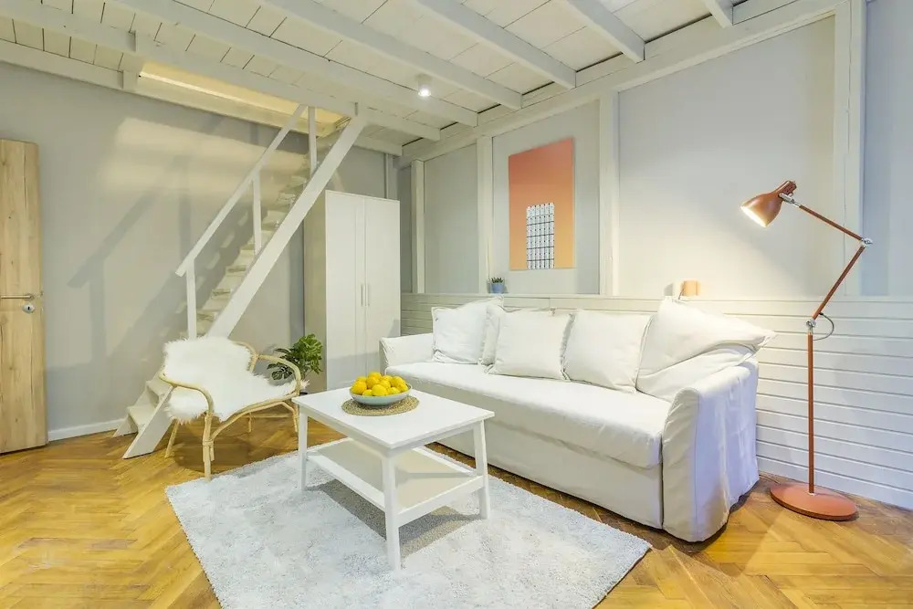 Vanilla Apartment