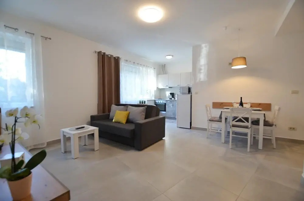 Irene in Rovinj With 1 Bedrooms and 1 Bathrooms