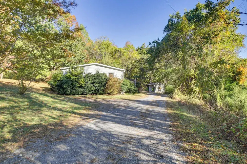 Spacious Home: 10 Miles to Wintergreen Resort!