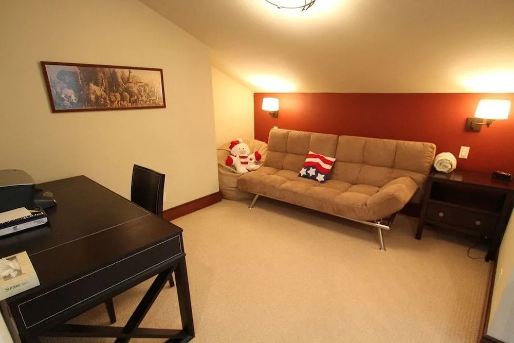 Juniper Crest 1 4 Bedroom Townhouse by RedAwning