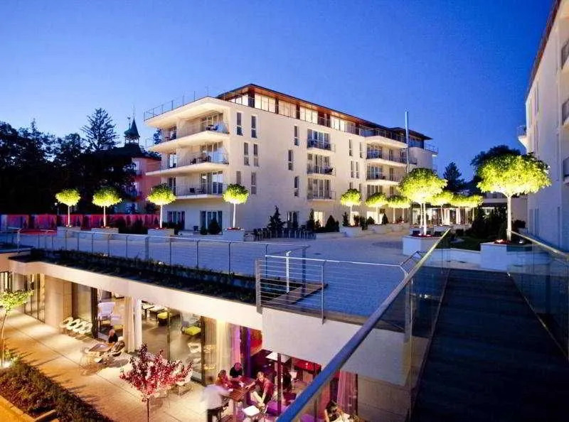 Lakes - My Lake Hotel