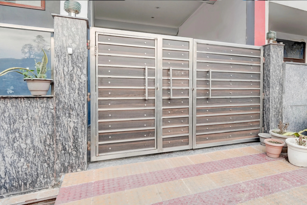 Collection O Sector 20 Noida