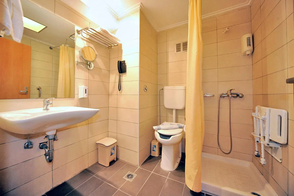 Saint Constantine Hotel