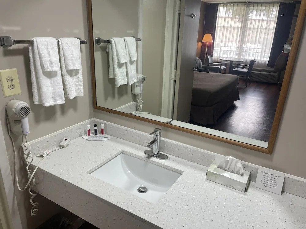 Super 8 Valdosta Mall