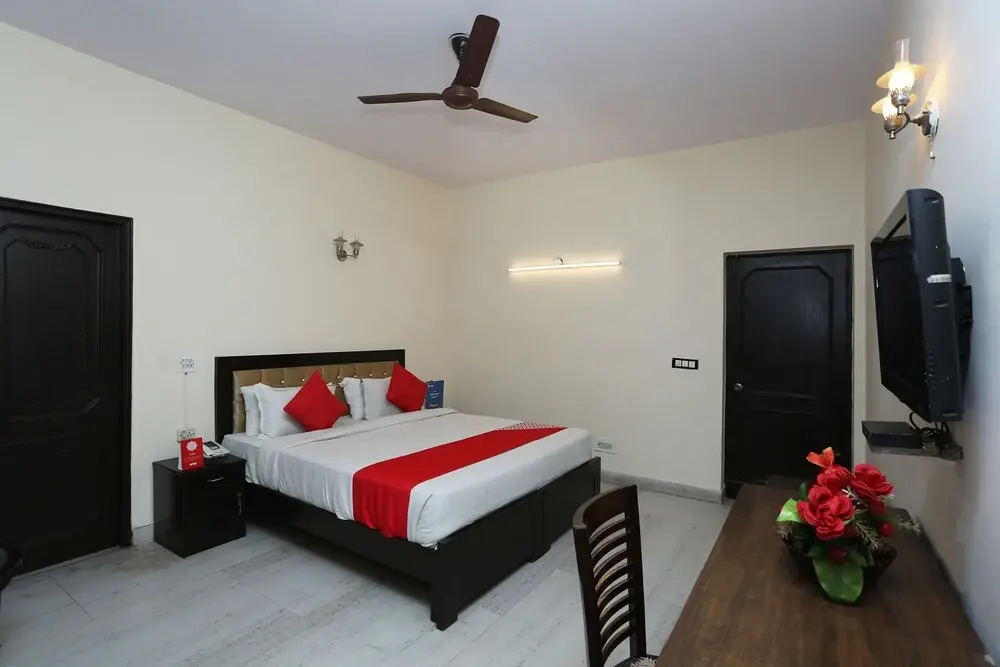 OYO 33359 Corporate Villa