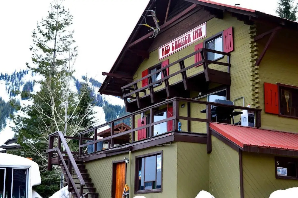 Red Shutter Inn