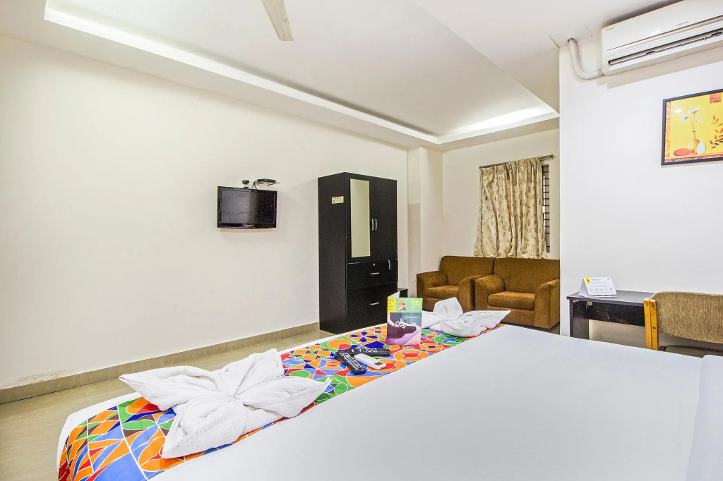 FabHotel 4 Seasons Silk Board