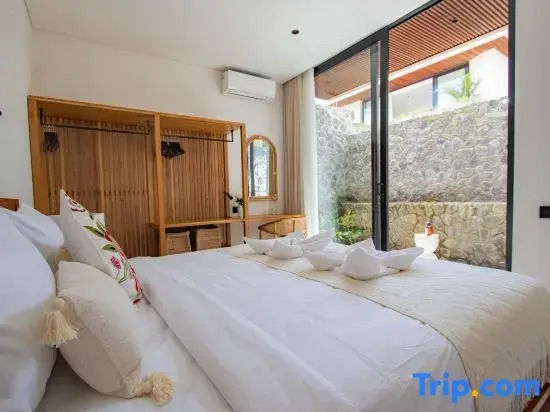 Happiness X3 - Tropical 3BR Hideaway with Huge Pool