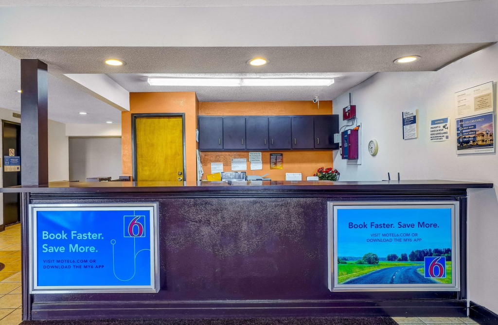Motel 6 Morehead, KY