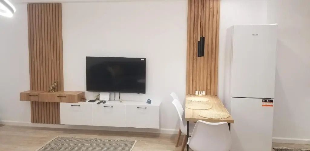 2A White Rose Apartment