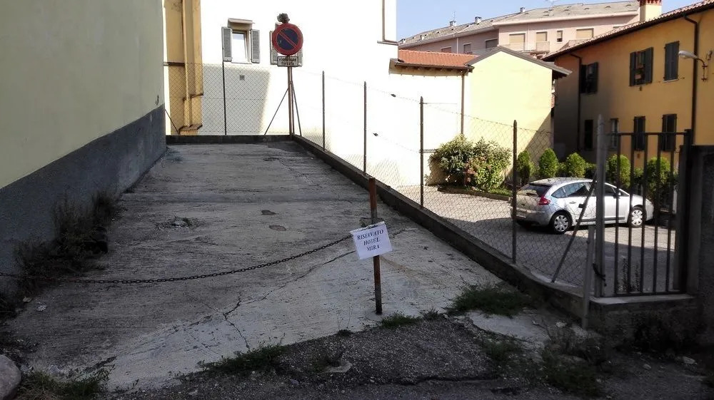 hotel mira