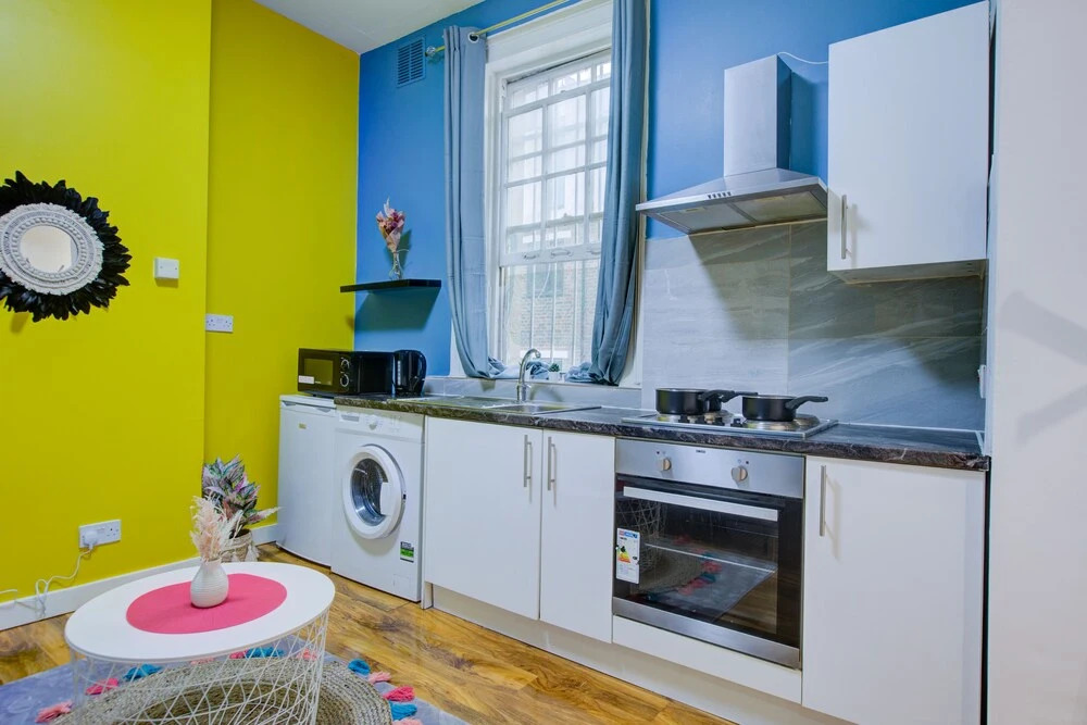 Studio 4 Small Private Family in Central London