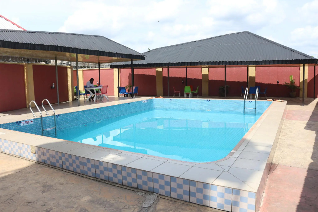 Grand Decent Hotel and Suites