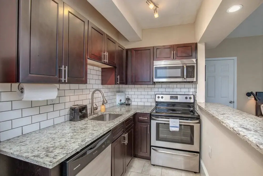 Cozy CWE Apts near BJC by Zencity