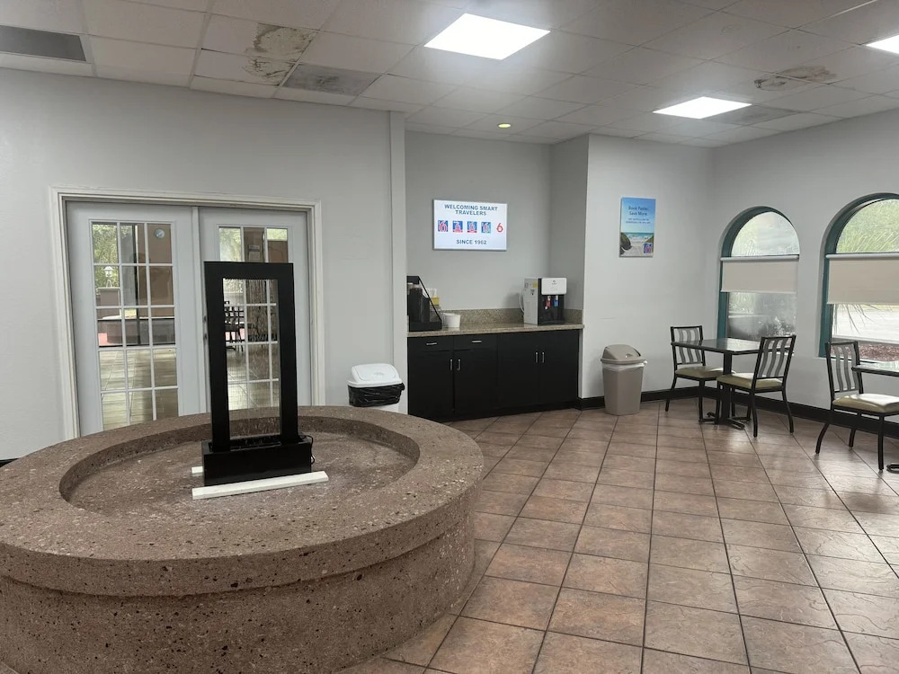 Studio 6 Extended Stay - Savannah, GA - Gateway & I-95