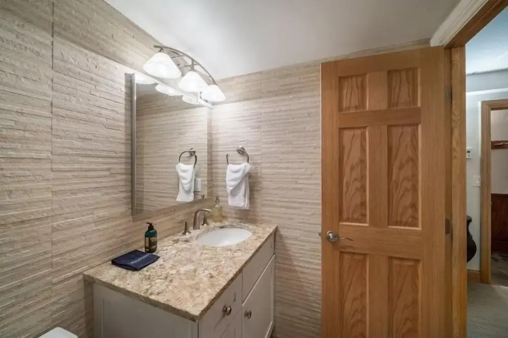 Creekside 2 Bedroom Condo In Vail Village Near Covered Bridge