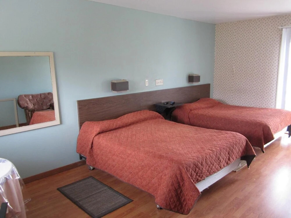 Bay Breeze Motel