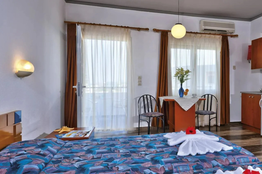 Hotel Koukouras-Lia Apartments