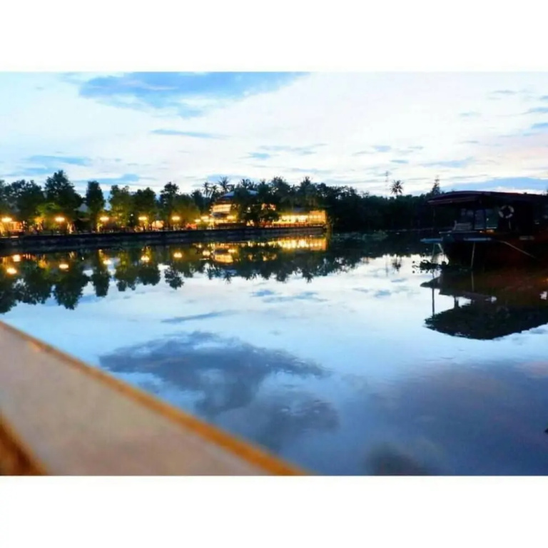 RuenNamyen Resort