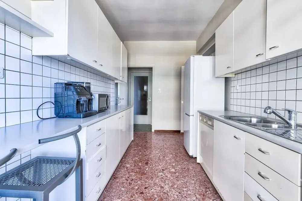 Spacious 3 bedroom apartment in Alimos