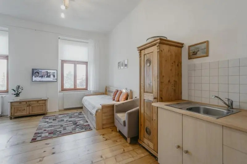 Apartmán 3, Suvorovova 158