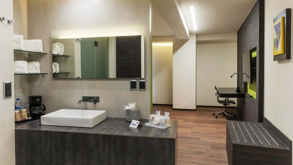 Holiday Inn Express Mexico Aeropuerto by IHG