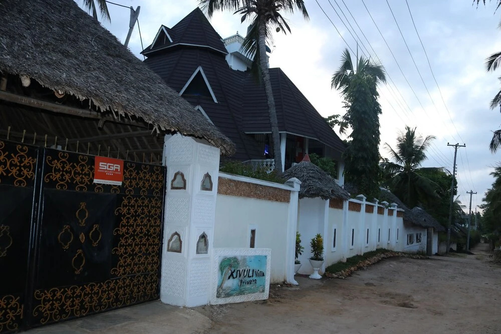 Room-a Wonderful Beach Property in Diani