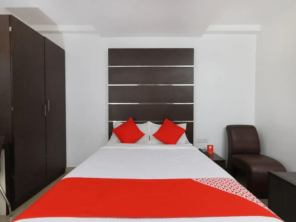 OYO 15714 Nachiappa Residency