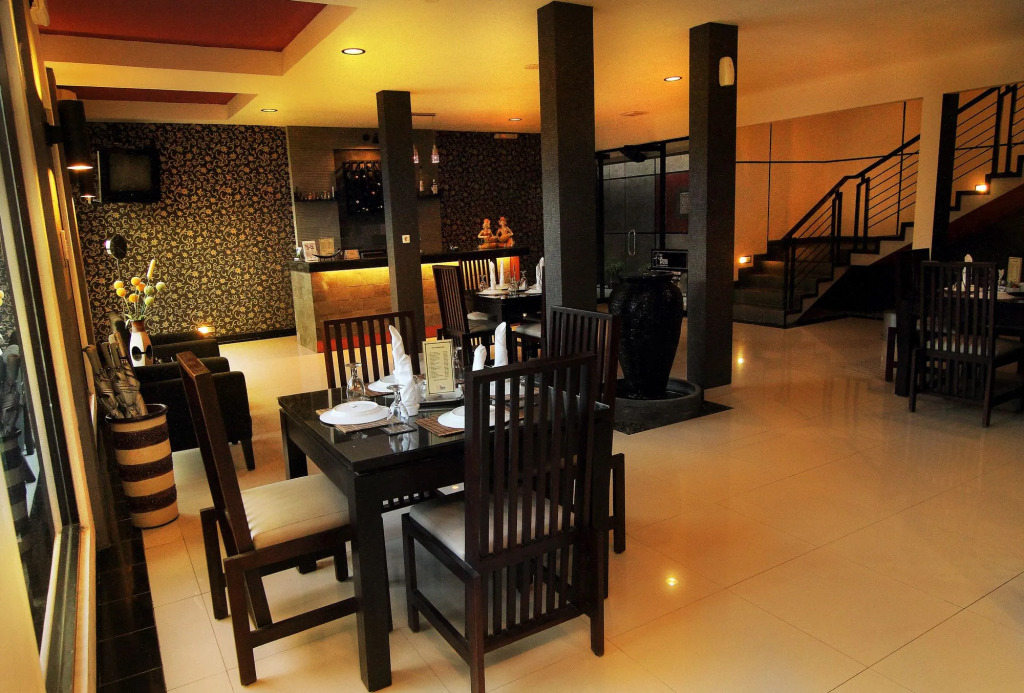 Puri Chorus Hotel