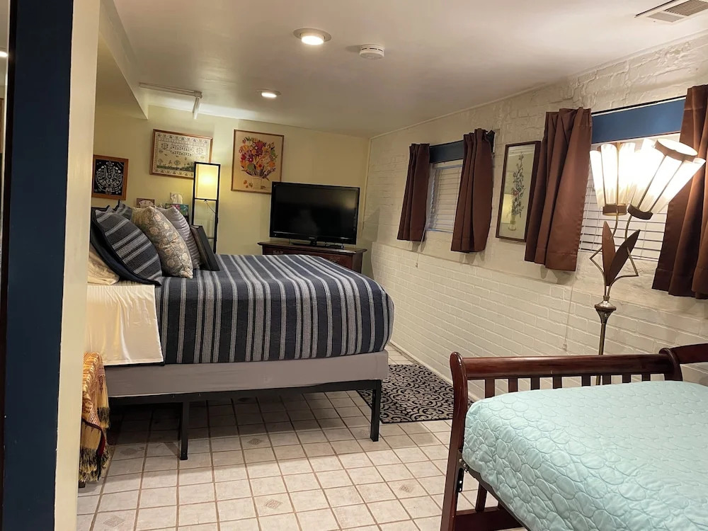 Rays Bucktown Bed and Breakfast
