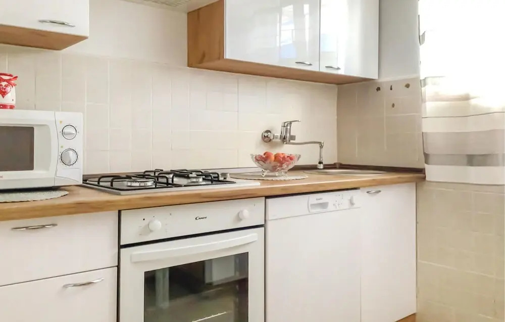 Stunning Home in Gruda With Wifi and 3 Bedrooms
