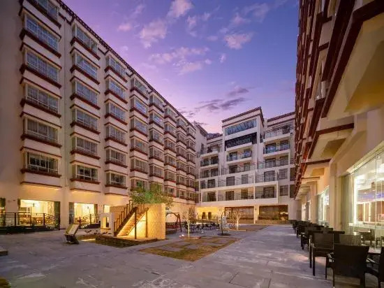 Silk  Cirrus  Hotel  (Songtsam Lingka Shangri-La)