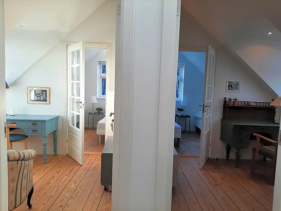 LatterLy Rooms