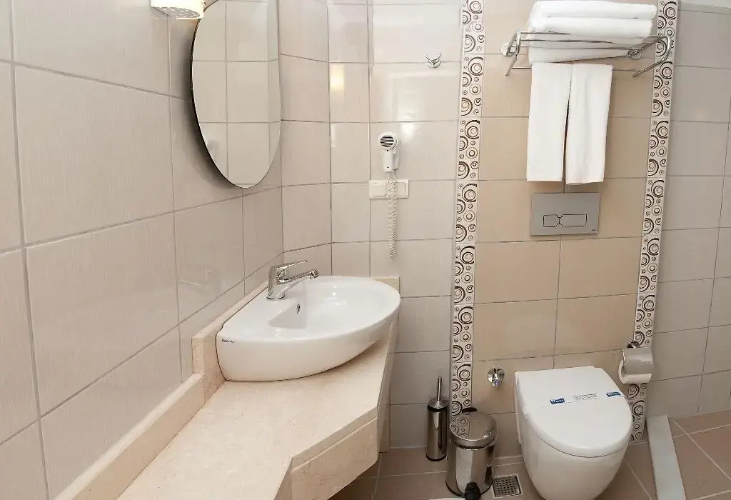 Azak Hotel