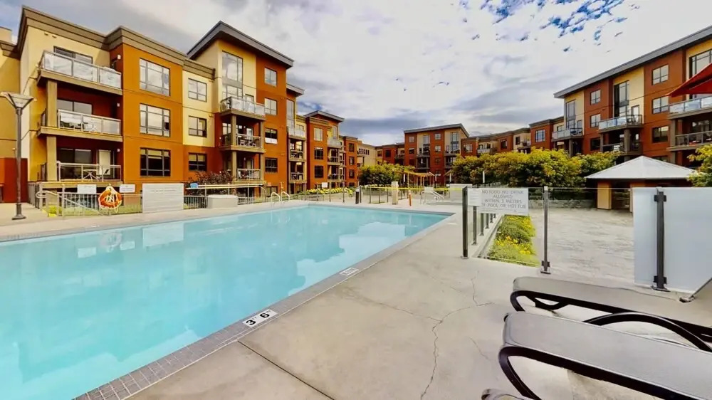 Pool Level at Amazing Lakeshore Resort! #332