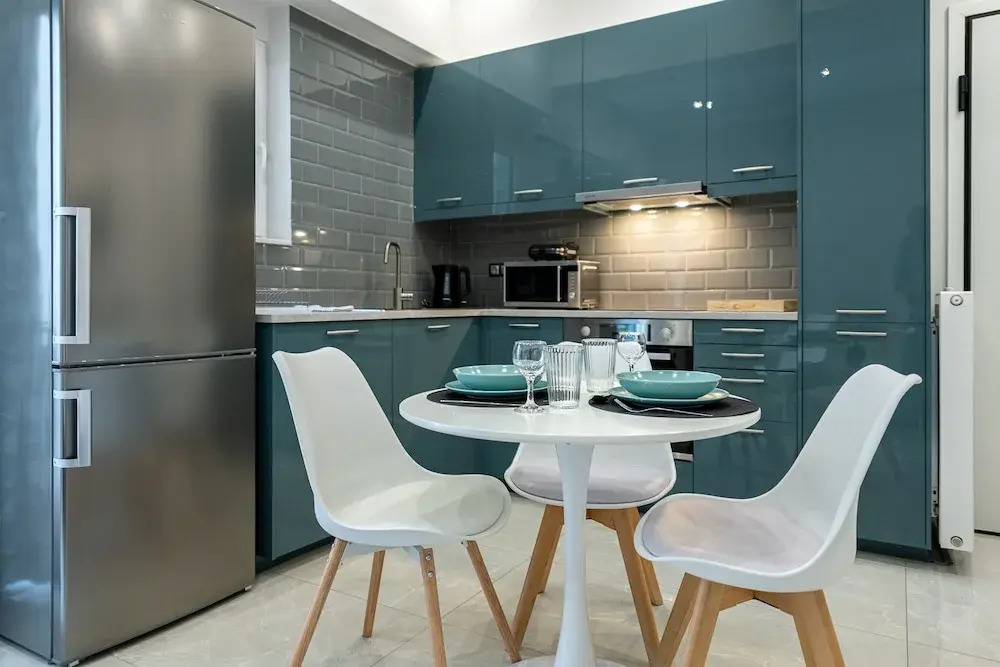 Phaedrus Living: City Center Luxury Flat Iofontos