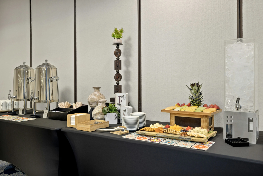 Embassy Suites by Hilton Los Angeles International Airport South