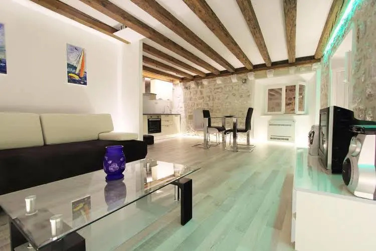 Apartment 4 You