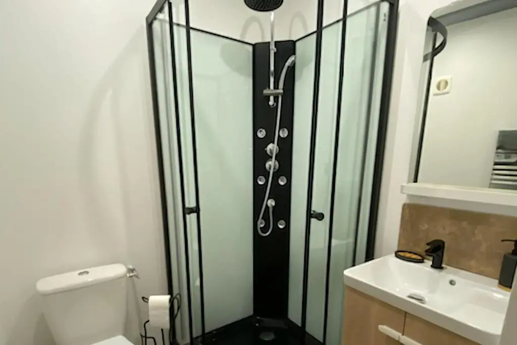 Bright 35 M Ideal For 2 In The City Center