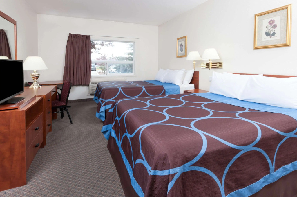 Super 8 by Wyndham Edmonton/West