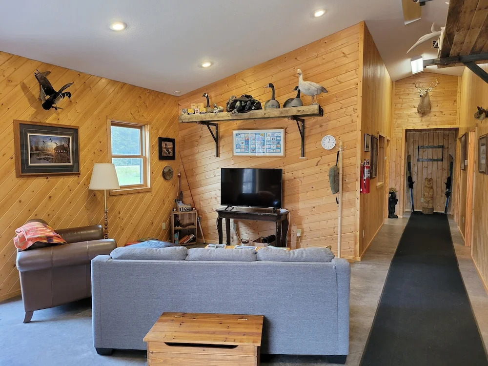 Dog-Friendly The Lodge Home in Quiet Location by RedAwning